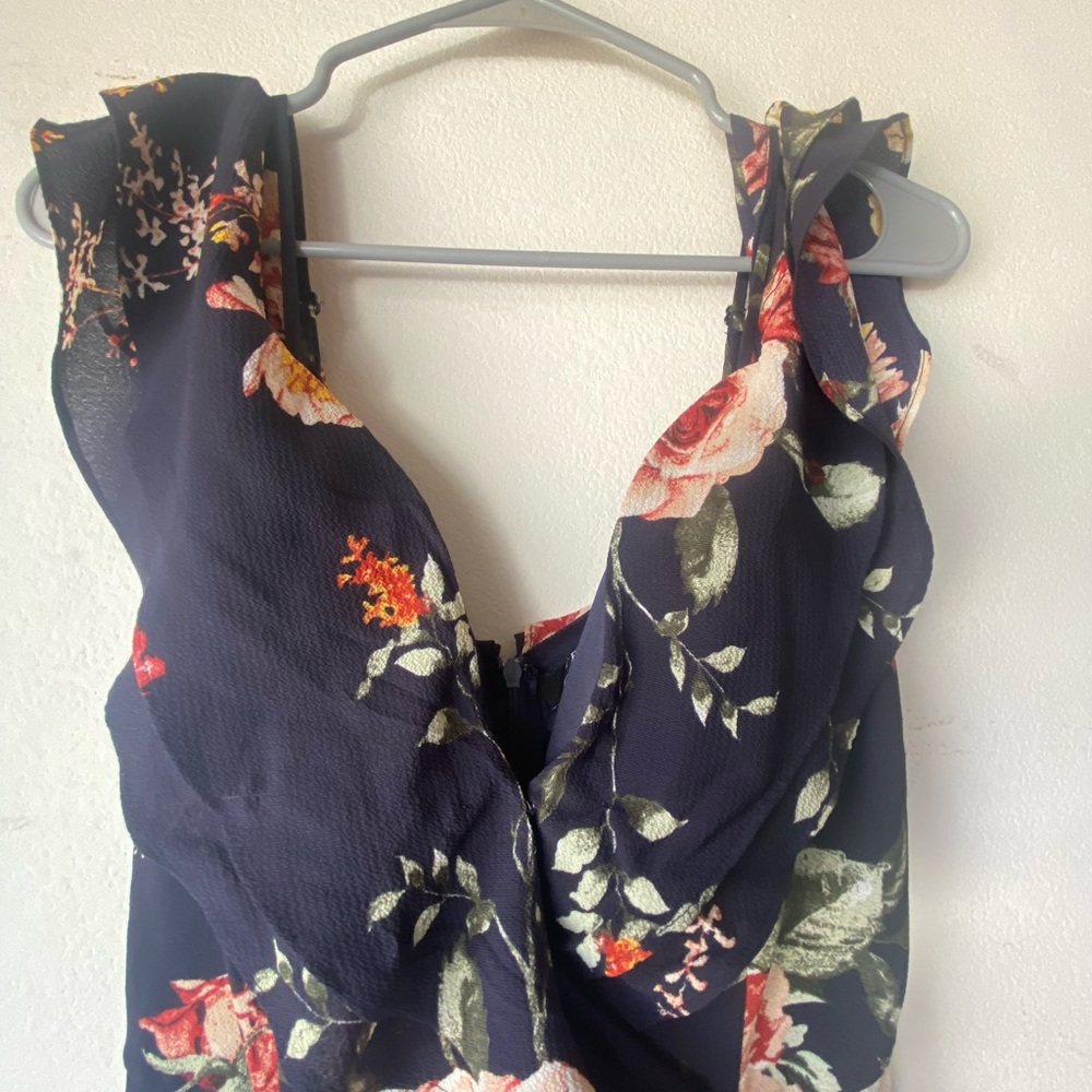 Beautiful romper - Picture 2 of 6